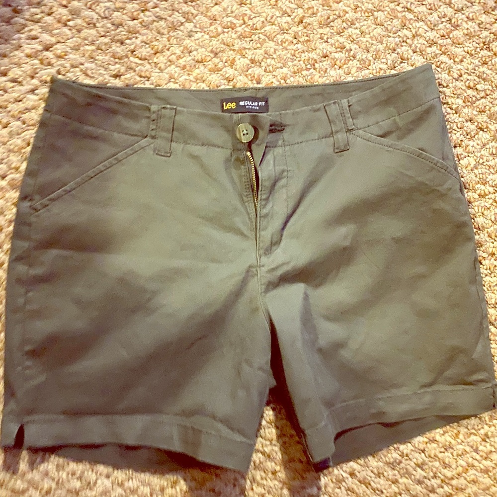 Lee Regular Fit Midrise Chino Green Shorts